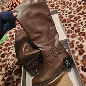 Brown Knee-High Boots with Buckle Detail